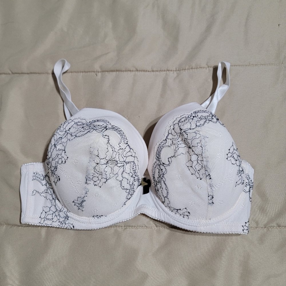 Jessica Simpson White & Black Floral Lace Bra - Size 38C